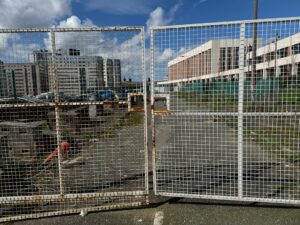 how to secure a construction site