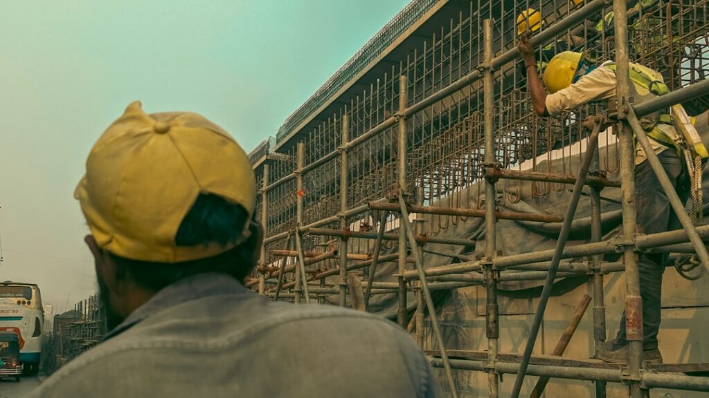 who is responsible for construction site security